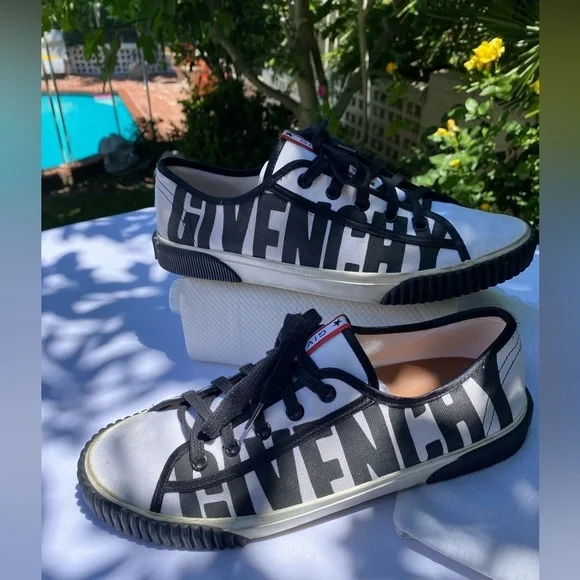 Authentic Givenchy Black & White Canvas Logo Sneakers Size 39 (US 9)